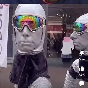 Meet your Posher, Cameron